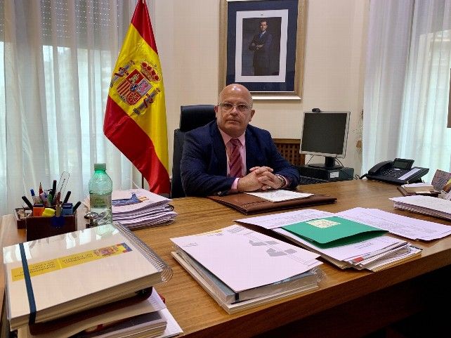 Faustino Sánchez, subdelegado del Gobierno en León, en su despacho. 